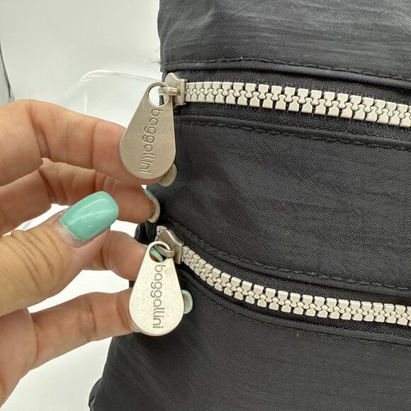 Baggallini Comrade Purse Black 3 Zip Adjustable Crossbody Bag Travel - Picture 4 of 16